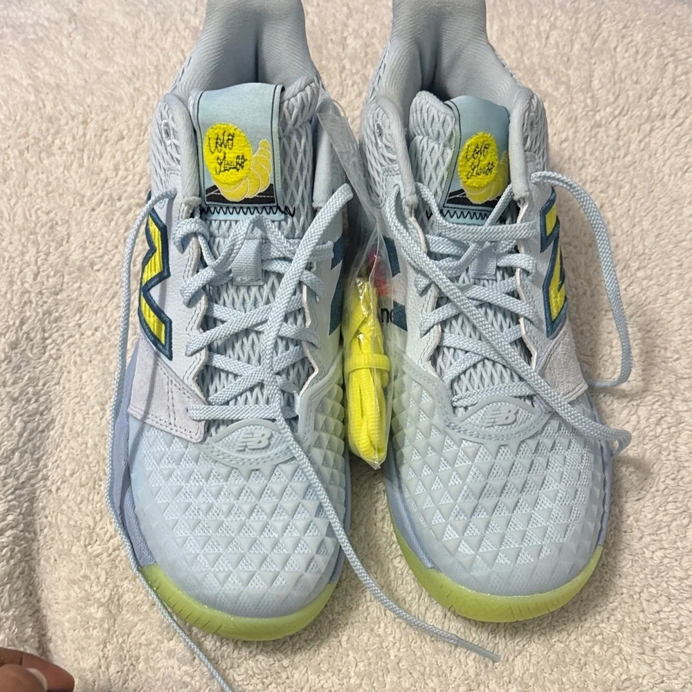 NWOB NEW BALANCE Women's COCO CG2 size US8.5